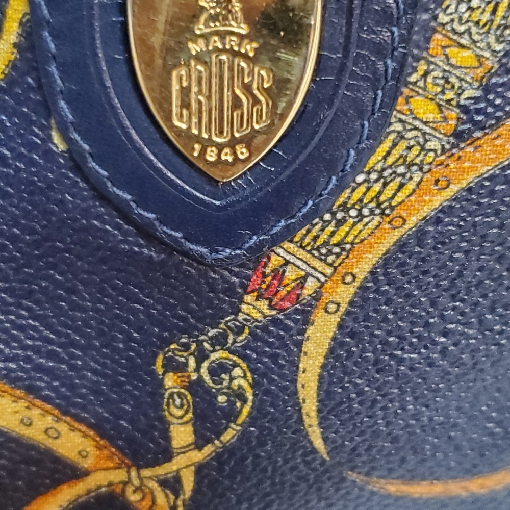 Mark Cross Bucket Bag. Leather. Black & Gold. America's First Luxury Brand. - Picture 2 of 11